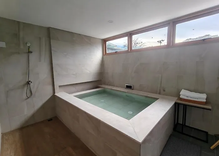 Ekkamai 5br Town House - Onsen 曼谷