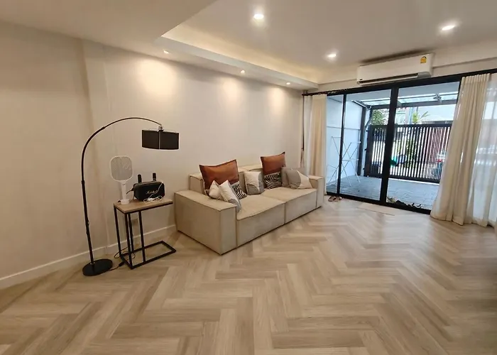 Ekkamai 5br Town House - Onsen 度假居 曼谷