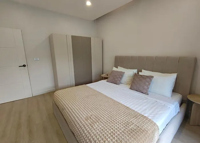 Ekkamai 5br Town House - Onsen 度假居