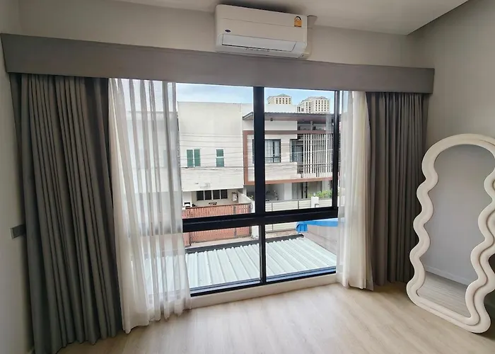 Ekkamai 5br Town House - Onsen 度假居 *
